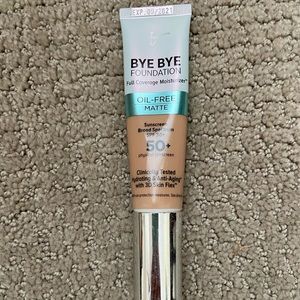 It Cosmetics Bye Bye Full Coverage Moisturizer